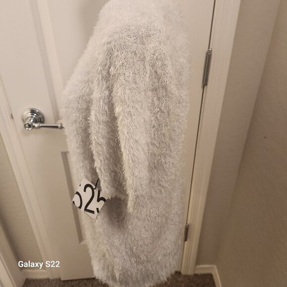 525 America Short Sleeve sweater. NWT. Size Small - Picture 6 of 11